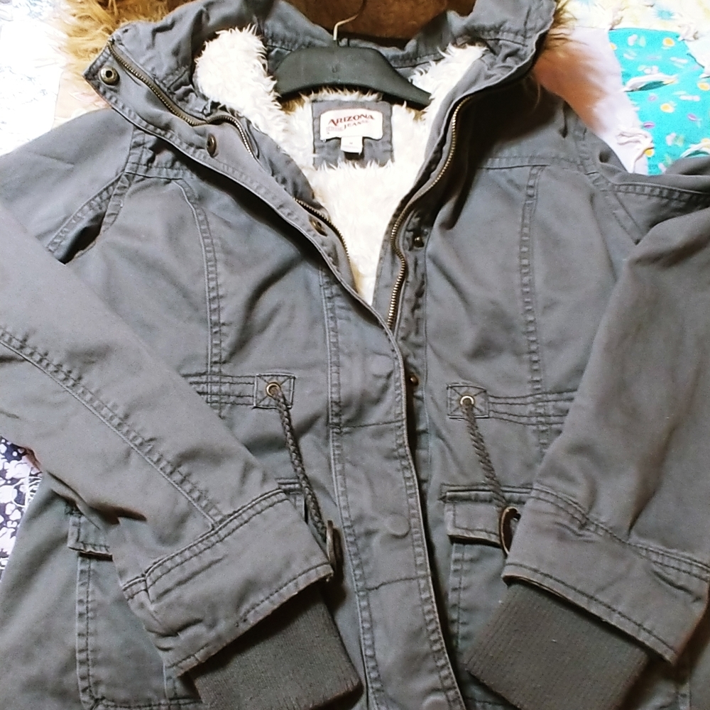 Nice Like New lady's Jacket